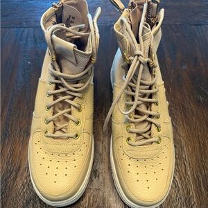 Women’s Nike SF Air Force 1 Mid